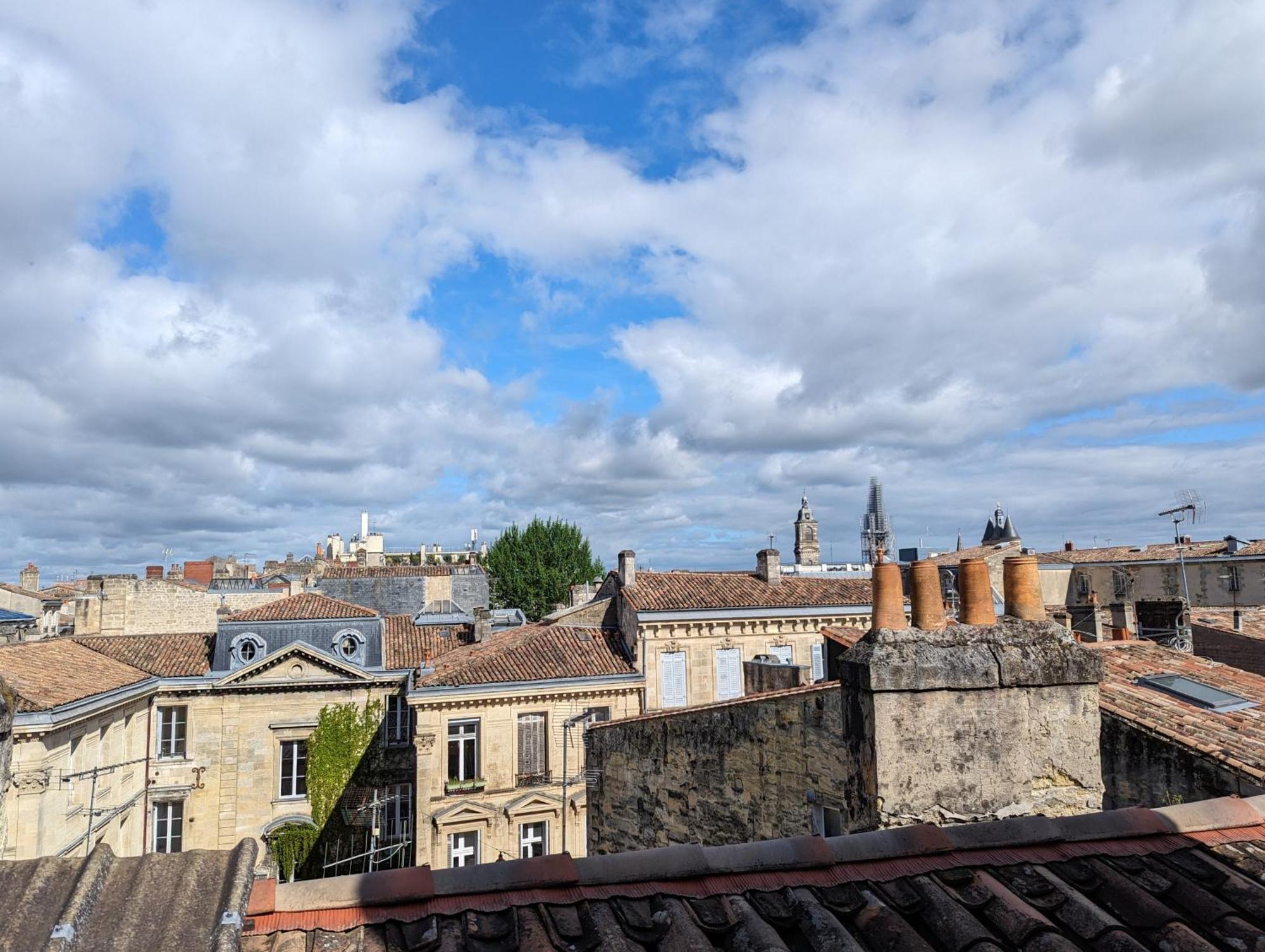 Lumineux Appartement Sous Les Toits A Pey Berland Bordéus Exterior foto